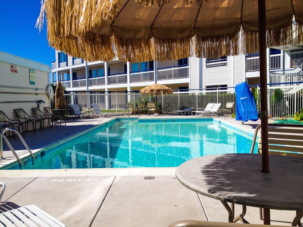 Baymont By Wyndham Wilmington Hotel Exterior photo