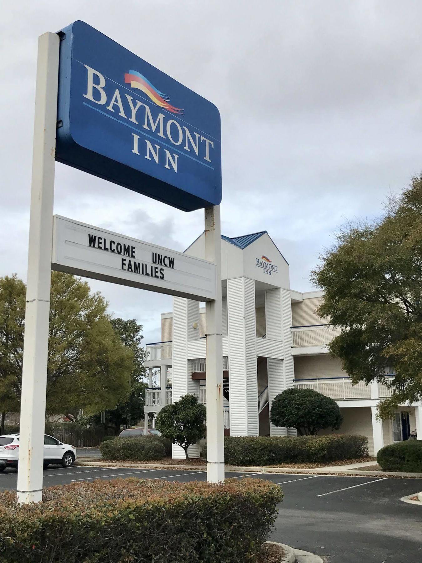 Baymont By Wyndham Wilmington Hotel Exterior photo